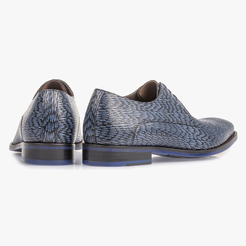 Blauwe leren veterschoen met print