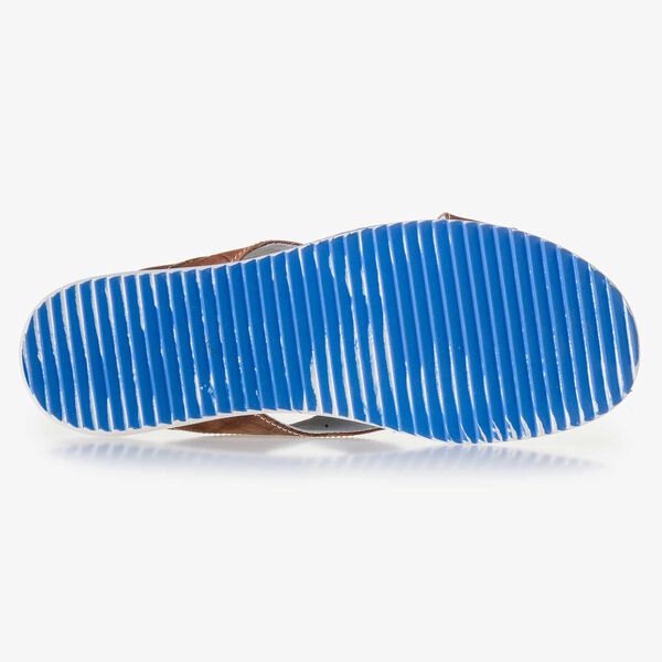 Cognac-coloured leather slipper with cross straps and croco print