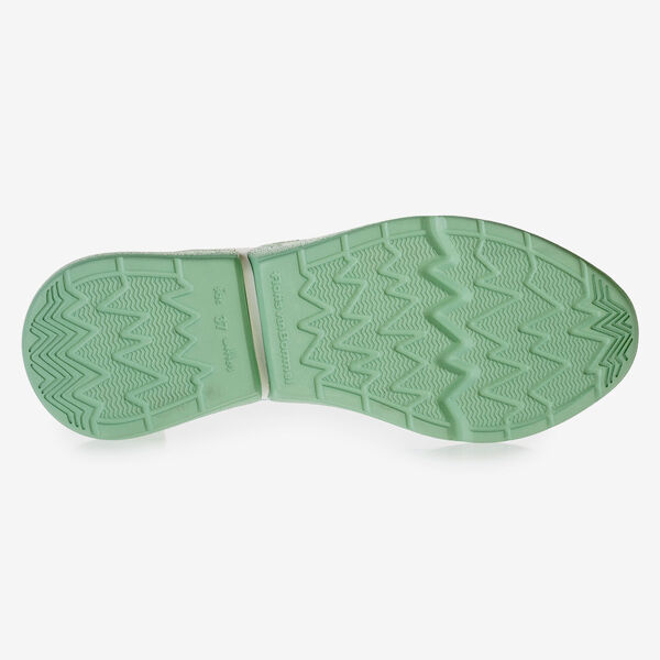 Lichtblauwe leren sneaker met metallicprint