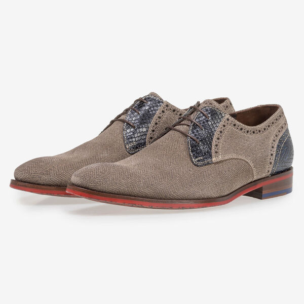 Beige su&egrave;de veterschoen met blauwe print