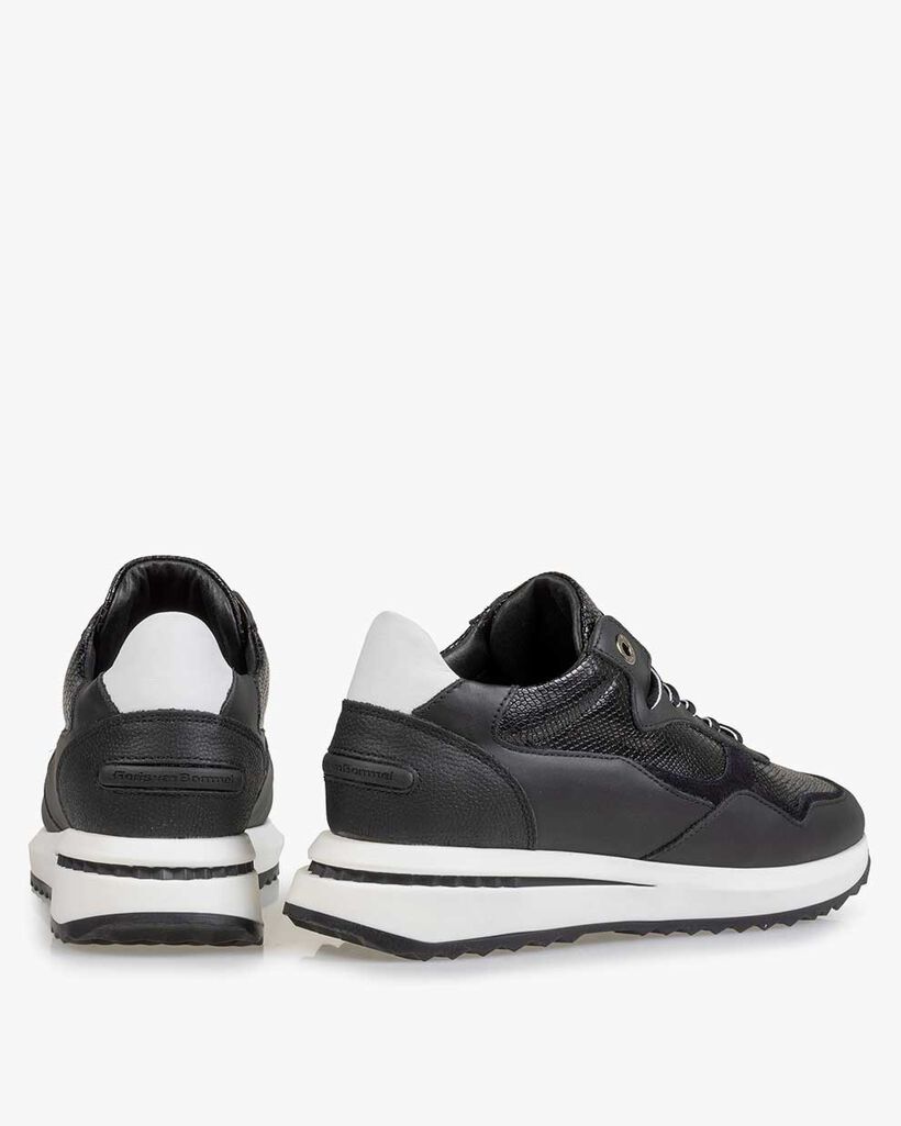 Sneaker reptile print black