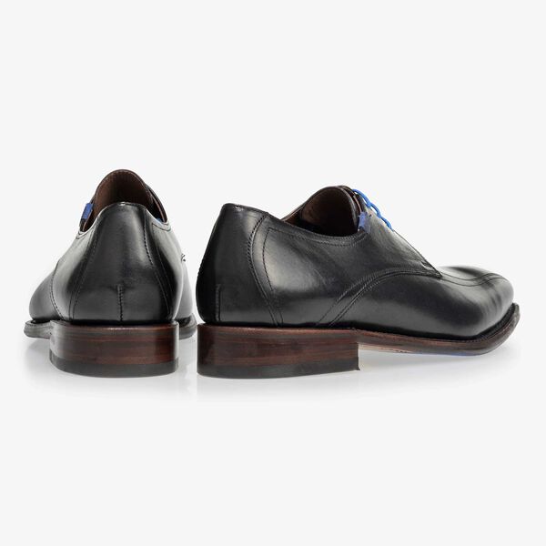 Black calf's leather lace shoe