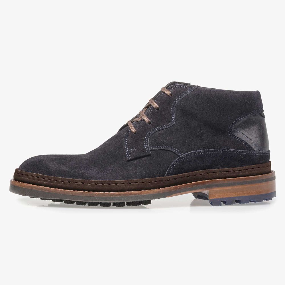 Donkerblauwe su&egrave;de veterboot