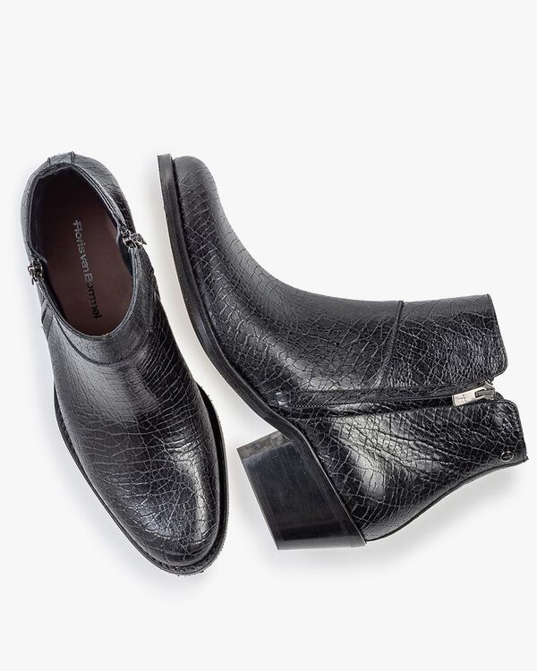 Ankle boot craquel&eacute; leather black