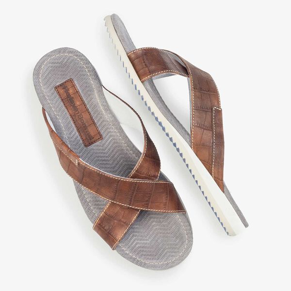 Cognac-coloured leather slipper with cross straps and croco print