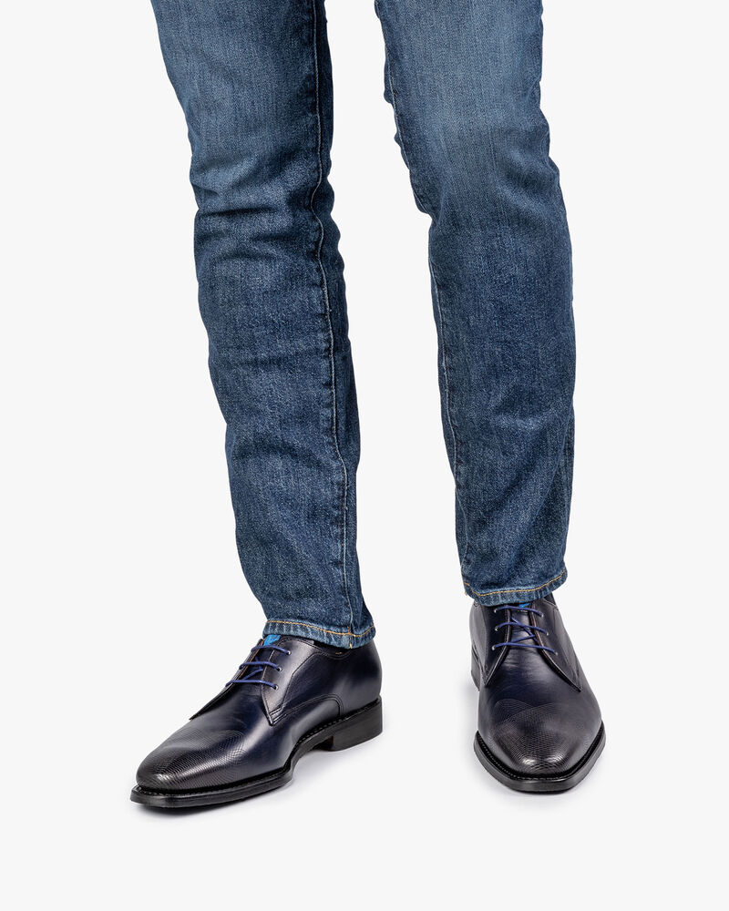 Donkerblauwe kalfsleren veterschoen