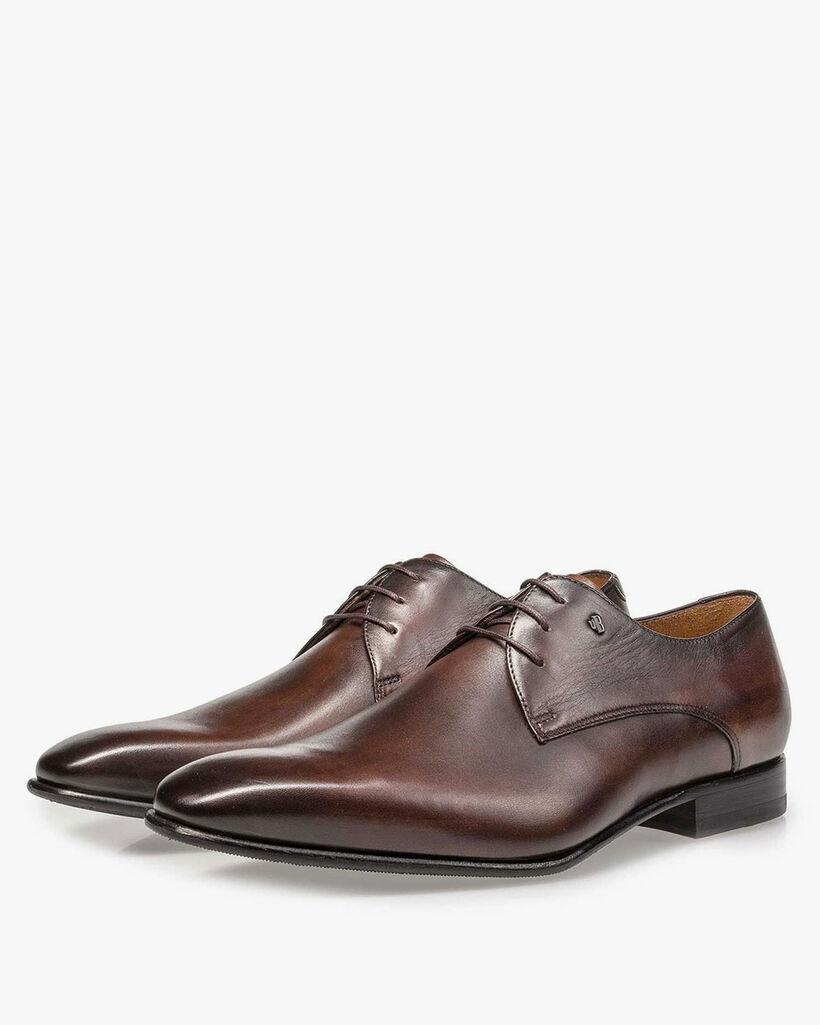 Dark brown leather lace shoe