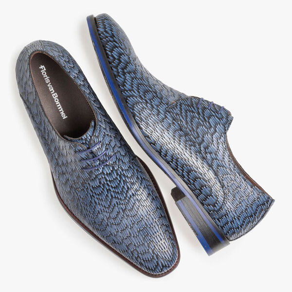 Blauwe leren veterschoen met print