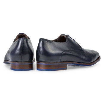 Donkerblauwe leren veterschoen