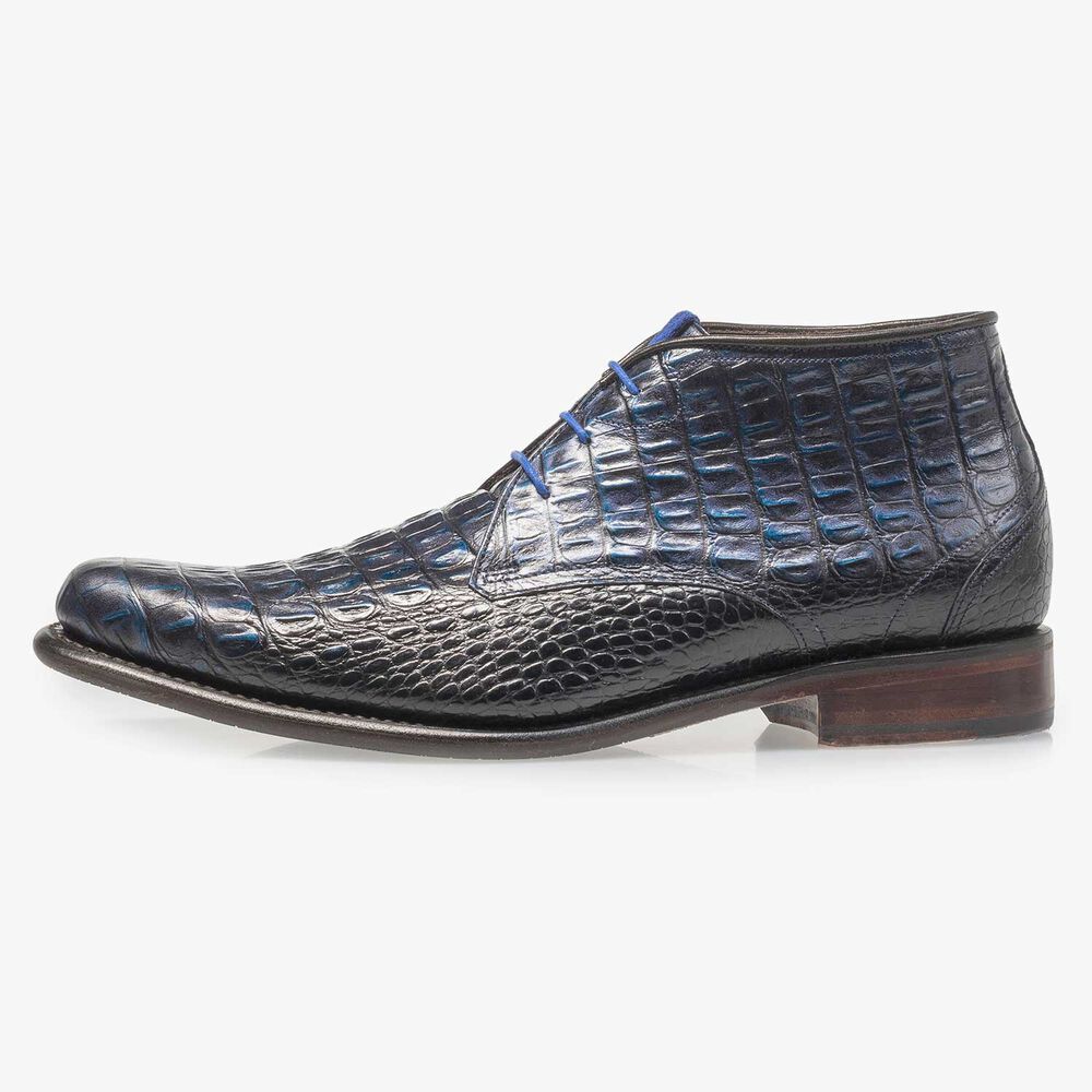 Blauwe leren veterboot met crocoprint