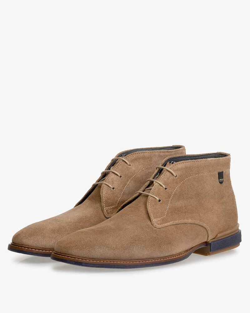 Boot su&egrave;de zand
