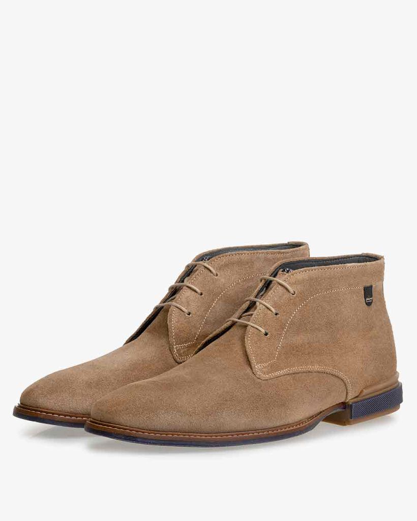 Boot su&egrave;de zand
