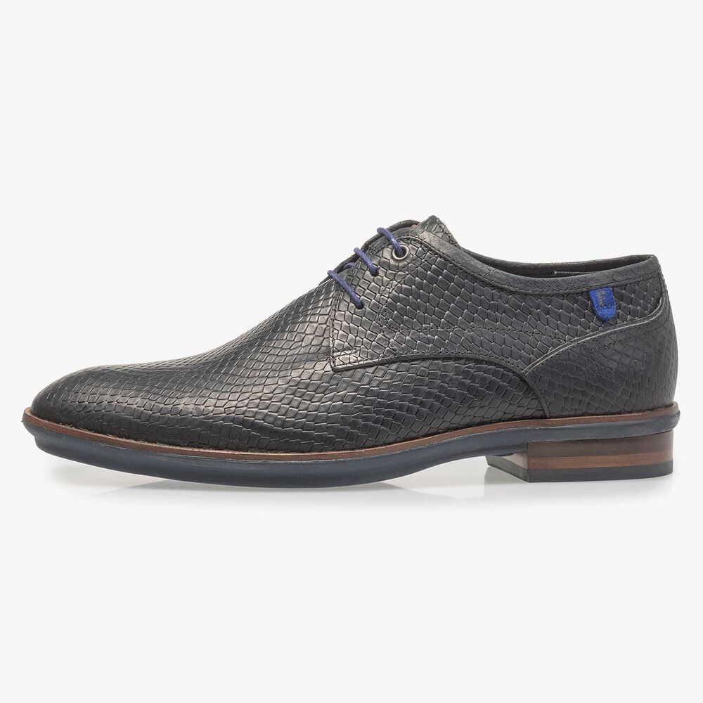 Black leather lace shoe with snake print