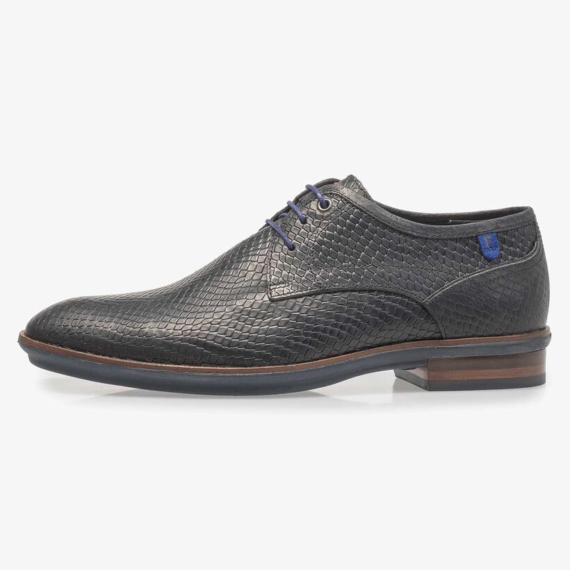 Black leather lace shoe with snake print