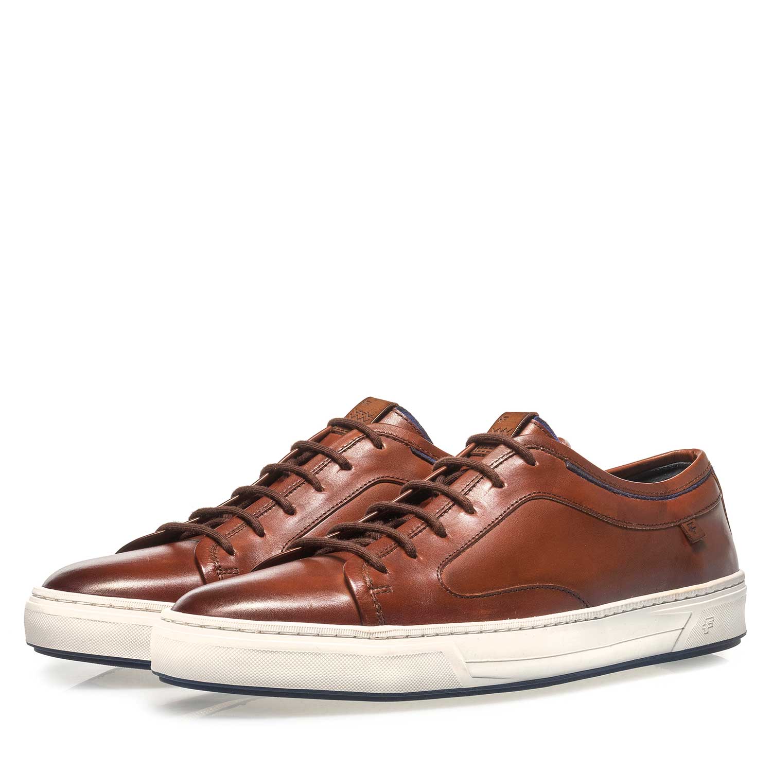 13466/16 - Kalfsleren veterschoen donker cognac 13466/16 - Kalfsleren veterschoen donker cognac