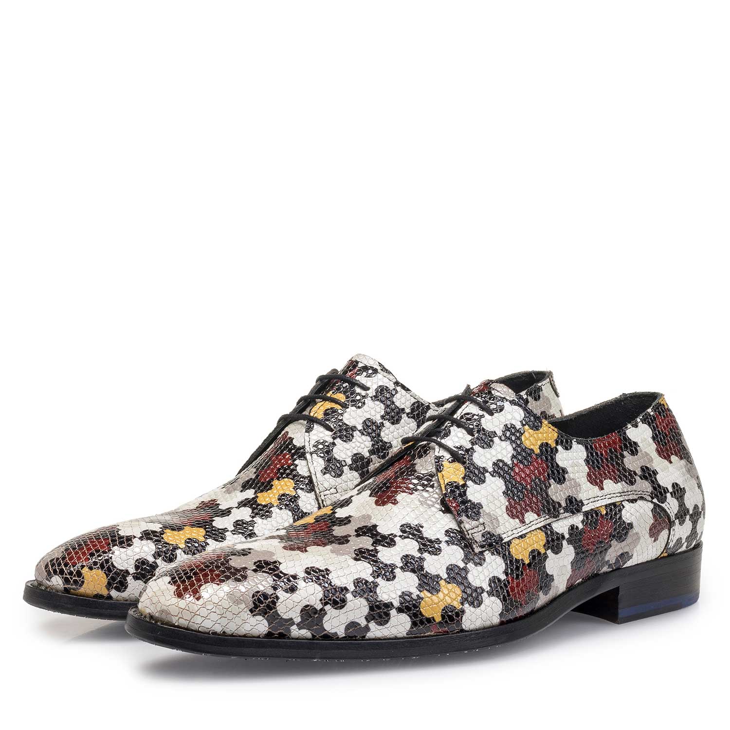 18095/02 - White calf leather lace shoe with multi-coloured print 18095/02 - White calf leather lace shoe with multi-coloured print