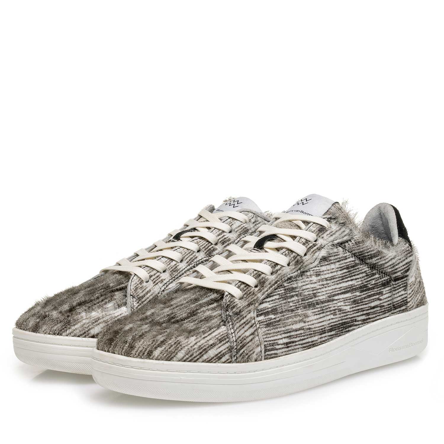 13256/00 - Premium off-white ponyhair sneaker met strepen 13256/00 - Premium off-white ponyhair sneaker met strepen
