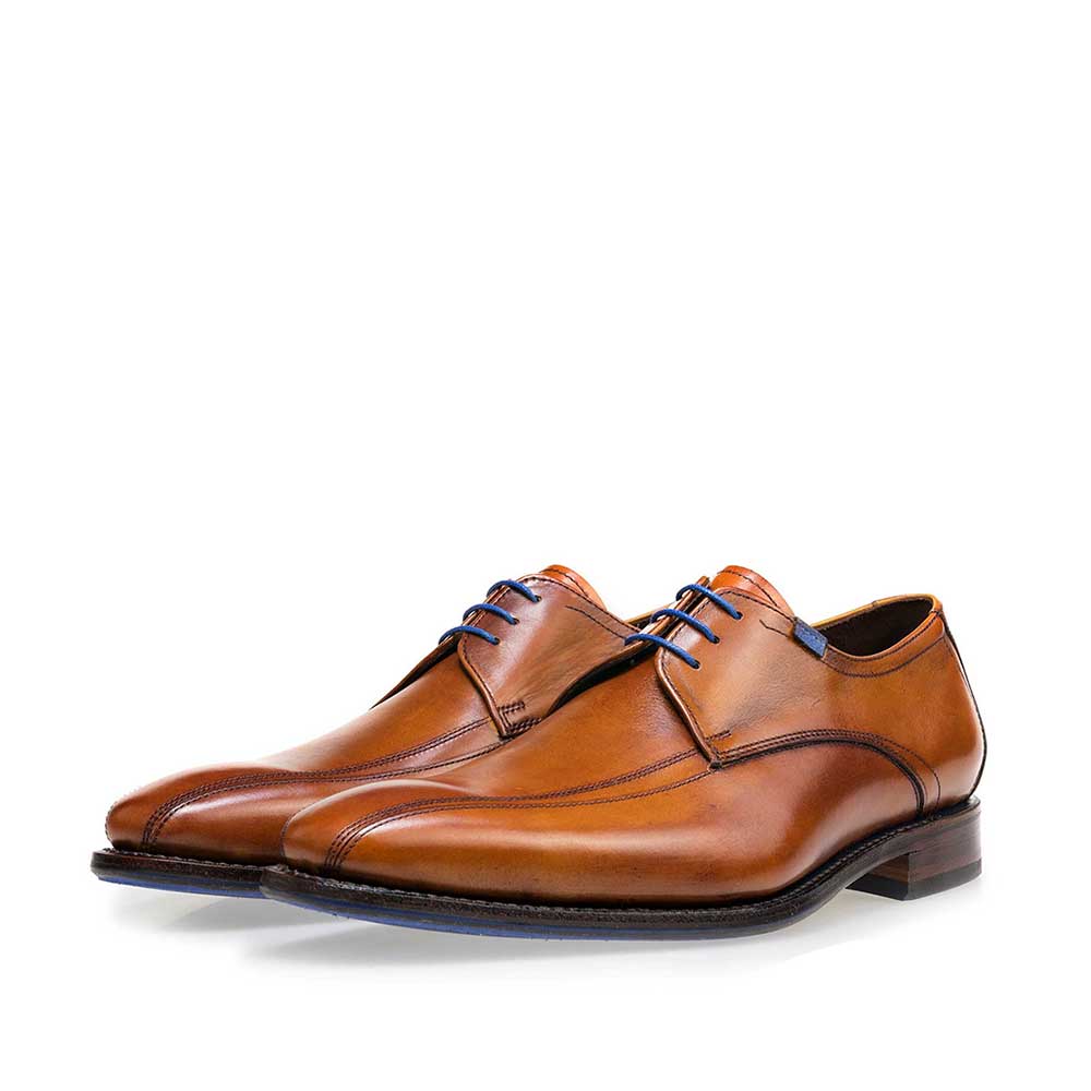 14470/00 - Cognackleurige kalfsleren veterschoen 14470/00 - Cognackleurige kalfsleren veterschoen