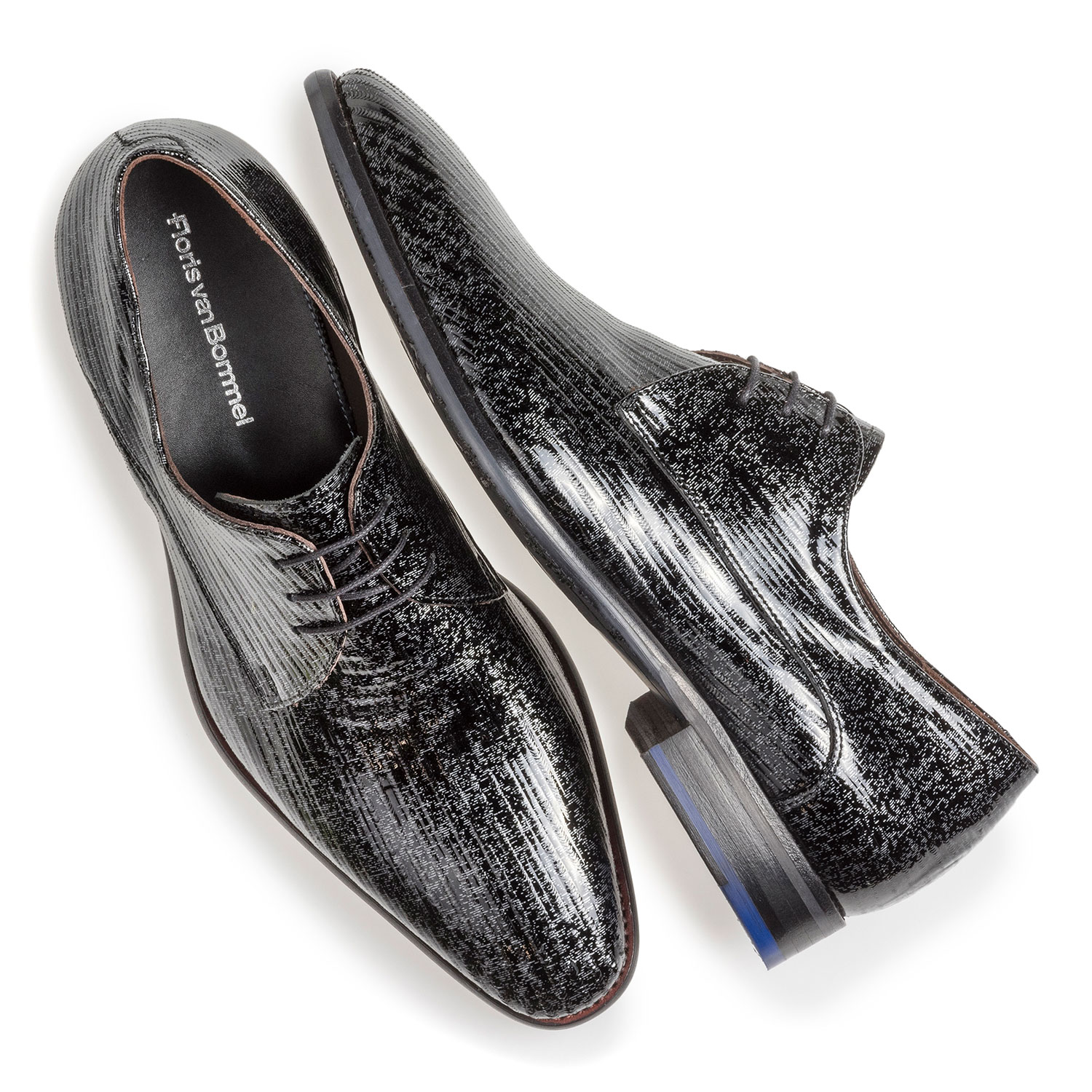 18146/12 - Black patent leather lace shoe with metallic print 18146/12 - Black patent leather lace shoe with metallic print