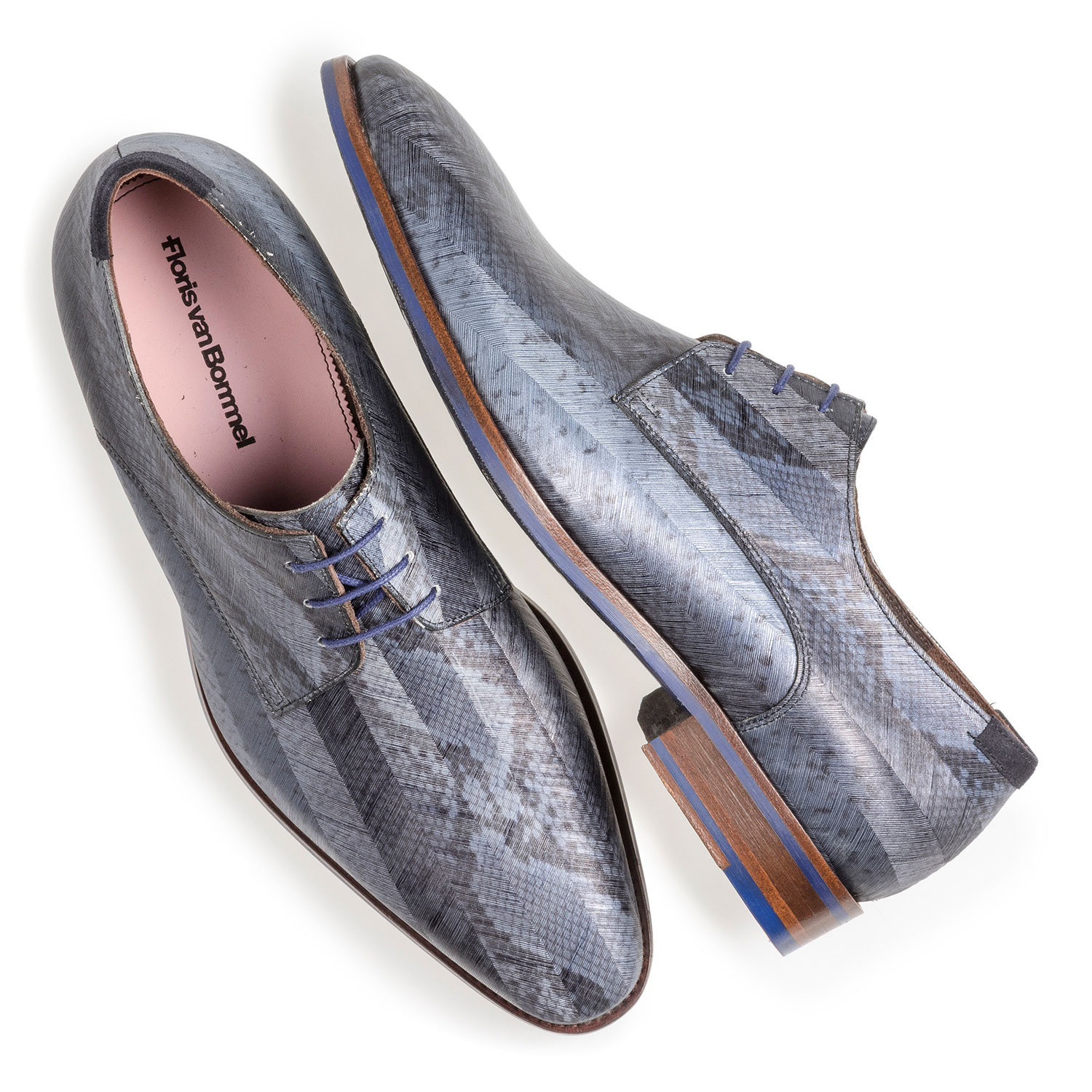 18297/01 - Blauwe veterschoen met snakeprint 18297/01 - Blauwe veterschoen met snakeprint