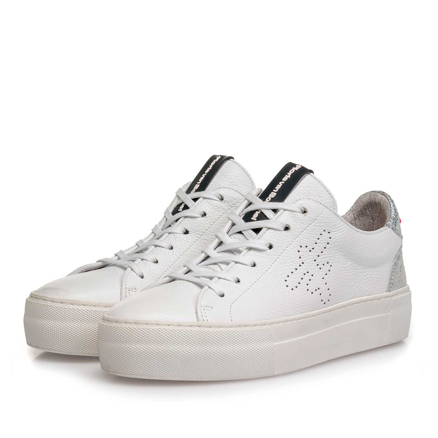 85266/01 - Witte kalfsleren sneaker met structuur 85266/01 - Witte kalfsleren sneaker met structuur
