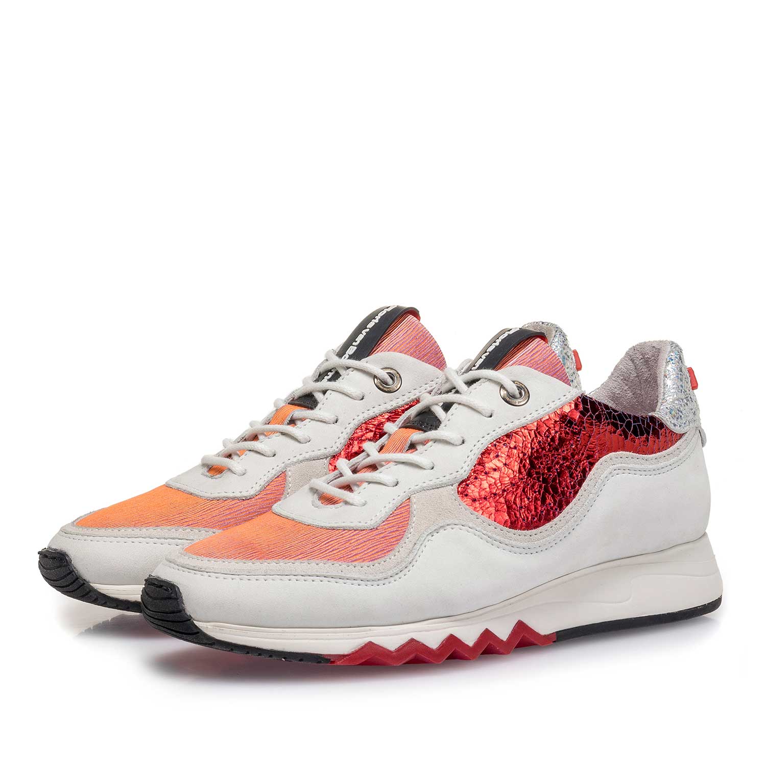 85265/08 - Witte nubuckleren sneaker met rode details 85265/08 - Witte nubuckleren sneaker met rode details