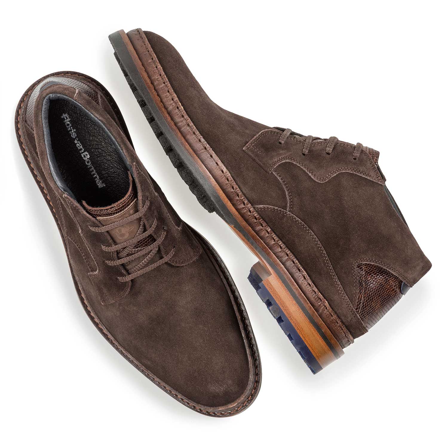 10509/03 - Donkerbruine suède veterboot 10509/03 - Donkerbruine suède veterboot