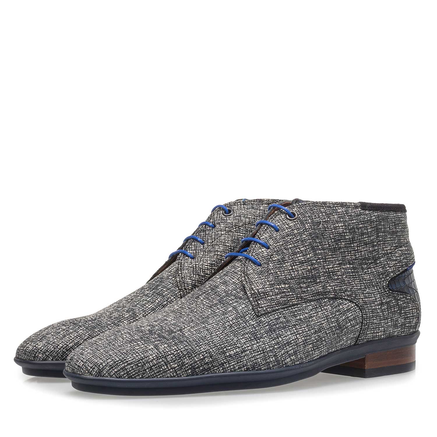 10131/18 - Grijze leren veterschoen met print 10131/18 - Grijze leren veterschoen met print