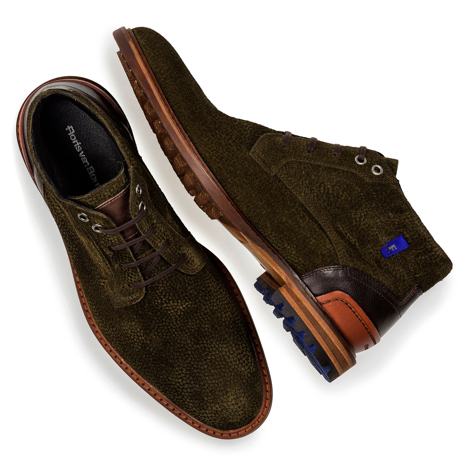 20228/26 - Olijfgroene suède veterboot met print 20228/26 - Olijfgroene suède veterboot met print