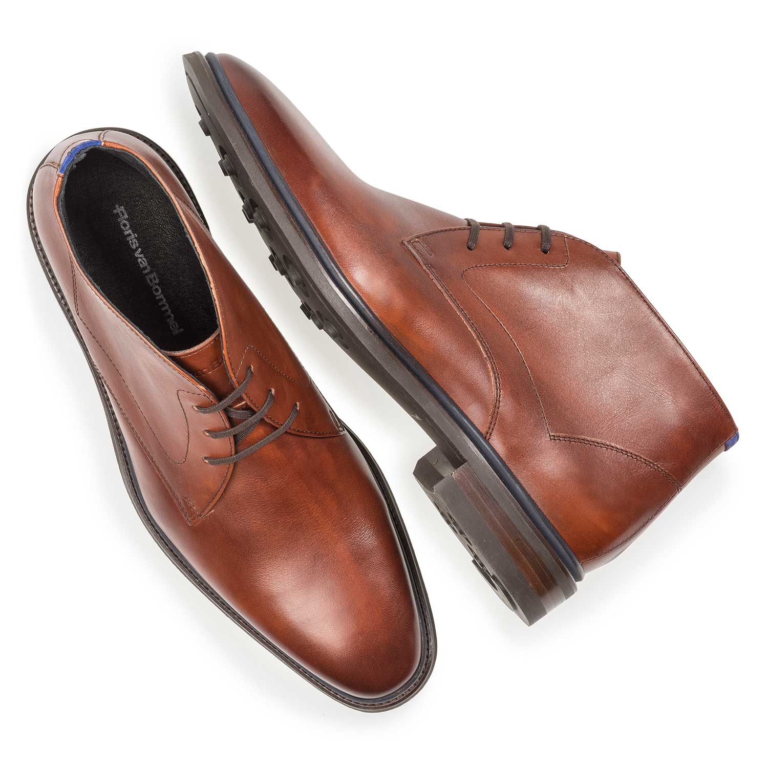 10667/03 - Kalfsleren veterboot donker cognac 10667/03 - Kalfsleren veterboot donker cognac
