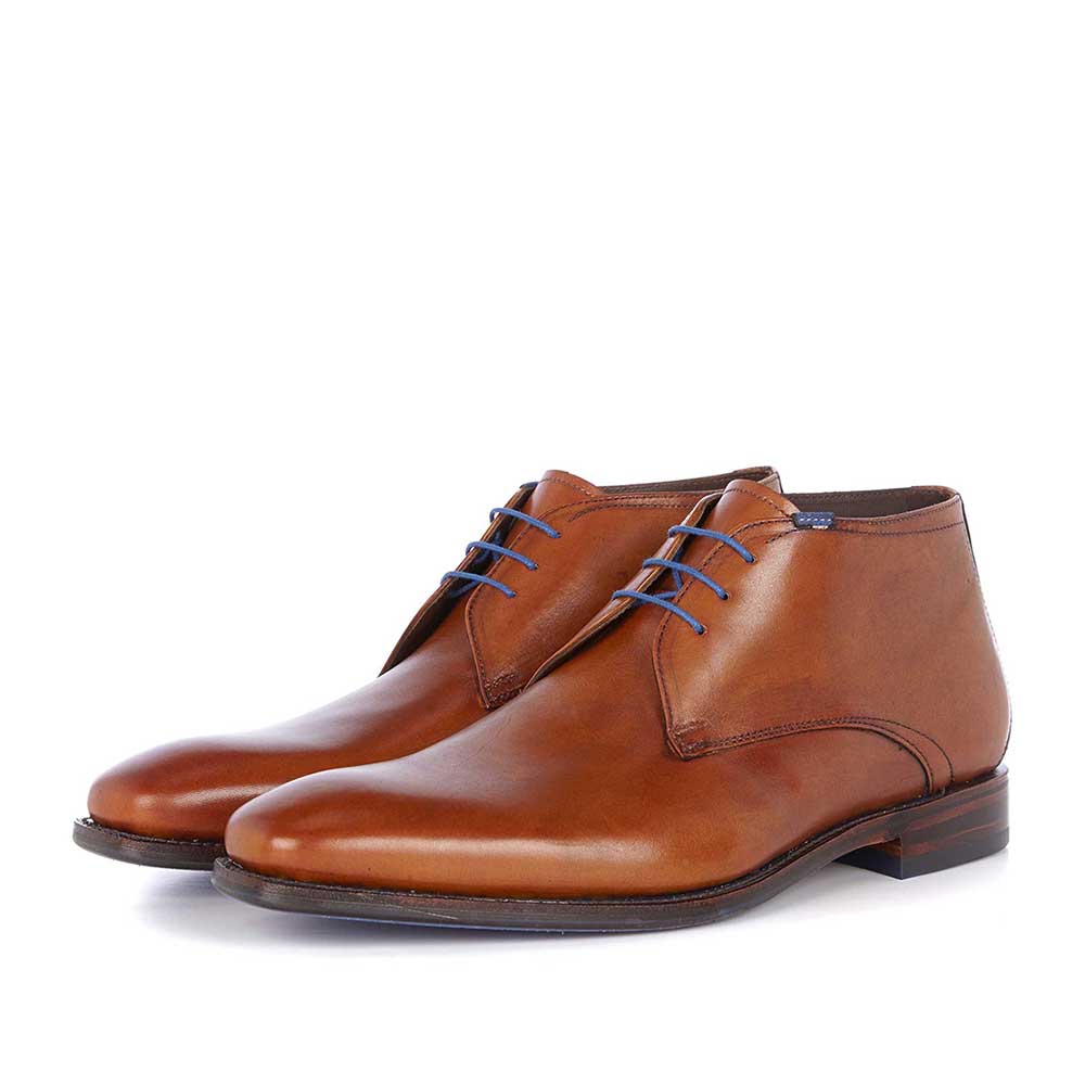 10670/00 - Cognac-coloured leather lace boot 10670/00 - Cognac-coloured leather lace boot