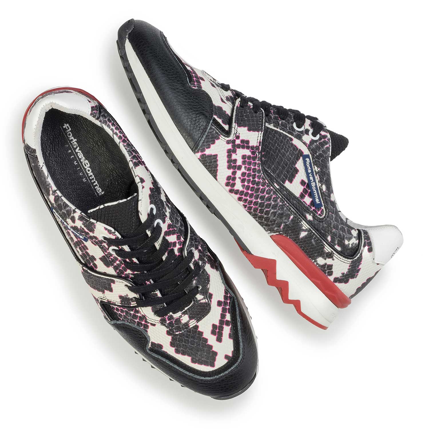 16270/00 - Witte leren sneaker met zwarte snakeprint 16270/00 - Witte leren sneaker met zwarte snakeprint