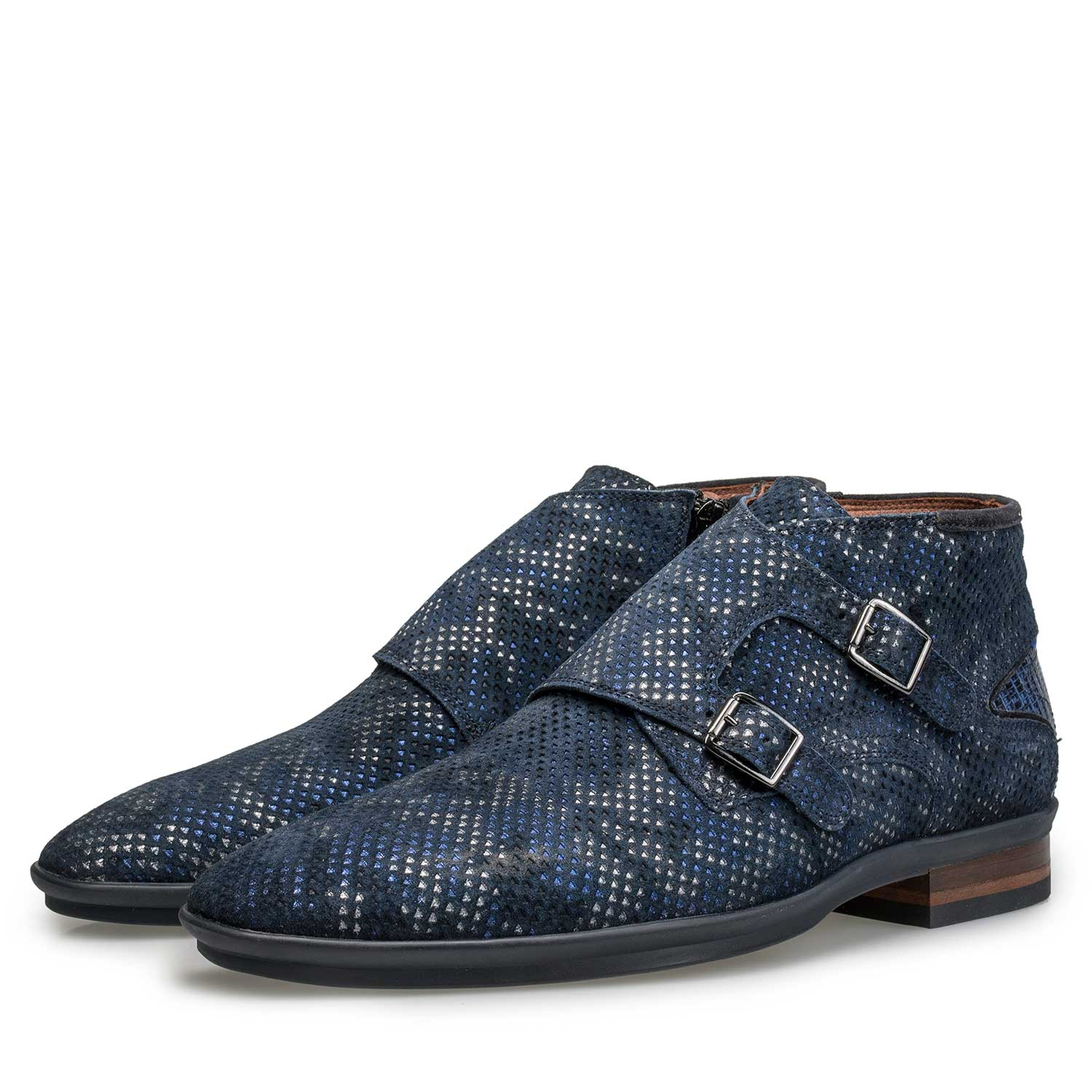 10137/03 - Mid-high patterned buckled shoe 10137/03 - Mid-high patterned buckled shoe