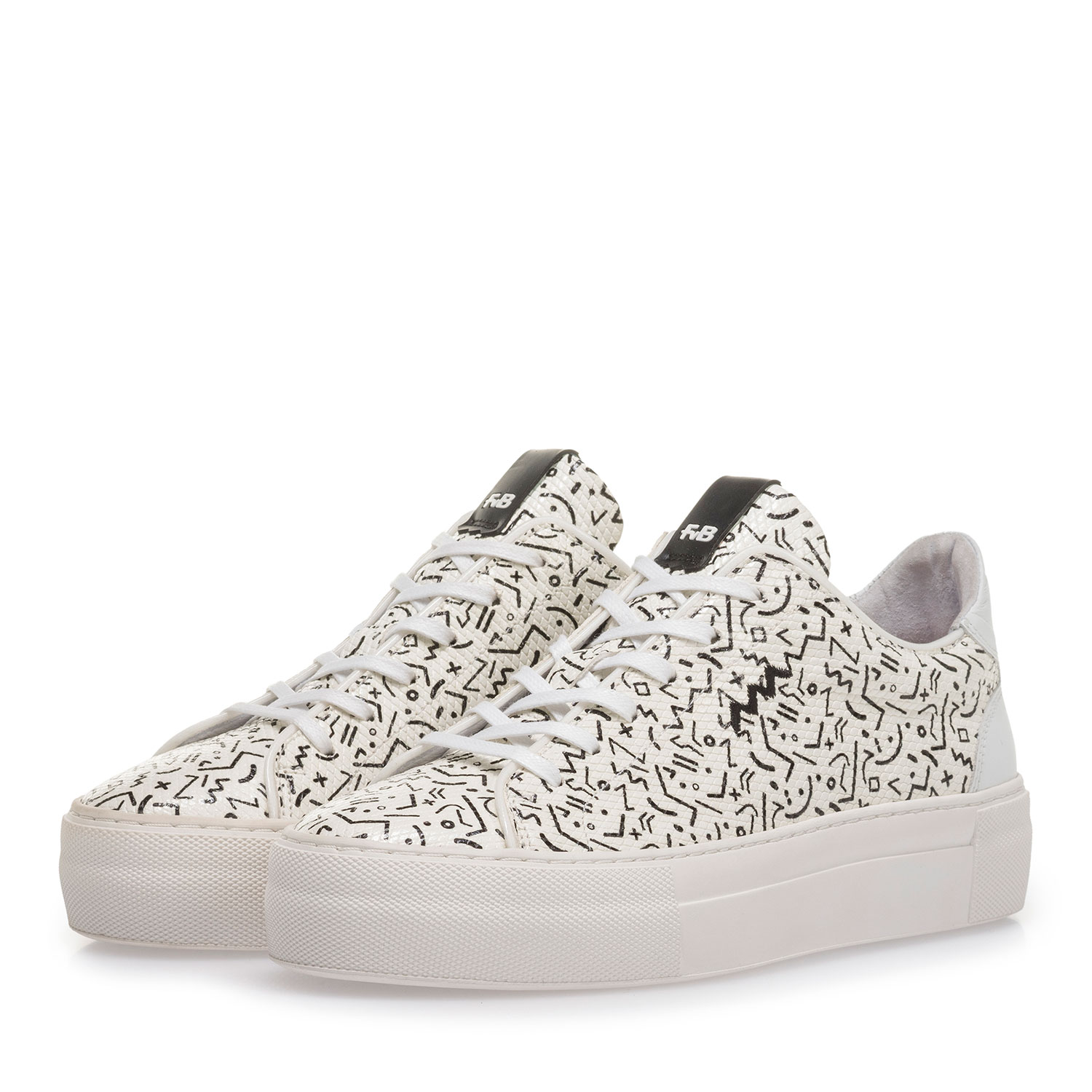 85297/02 - White leather sneaker with black print 85297/02 - White leather sneaker with black print