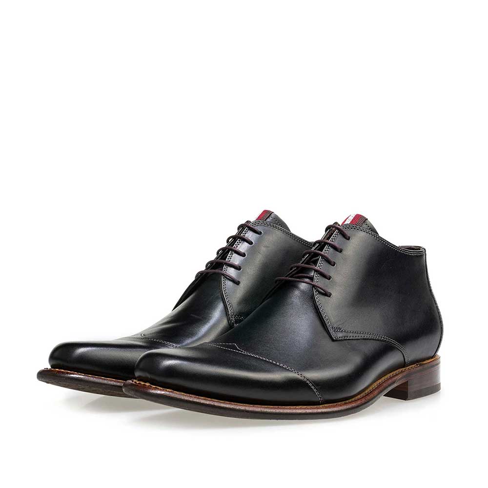 10077/00 - Zwarte leren halfhoge veterboot 10077/00 - Zwarte leren halfhoge veterboot
