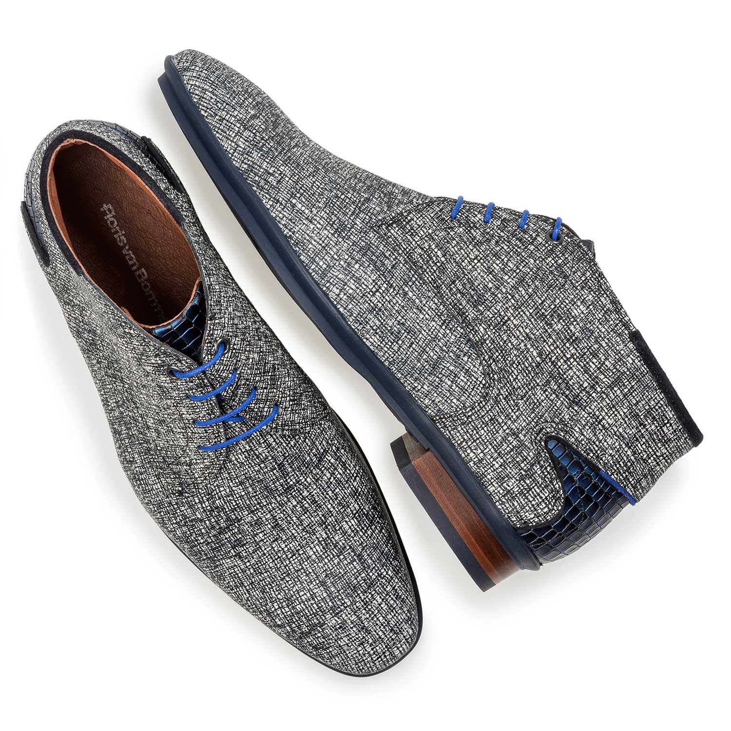 10131/18 - Grijze leren veterschoen met print 10131/18 - Grijze leren veterschoen met print