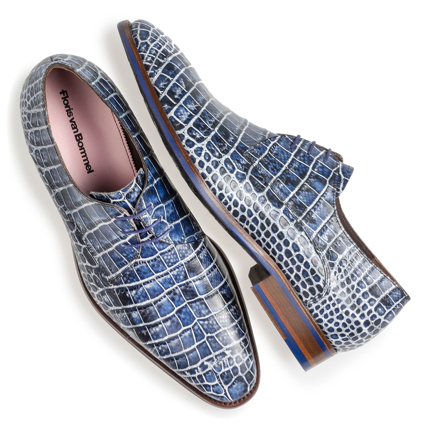 18168/03 - Blauwe veterschoen met crocoprint 18168/03 - Blauwe veterschoen met crocoprint