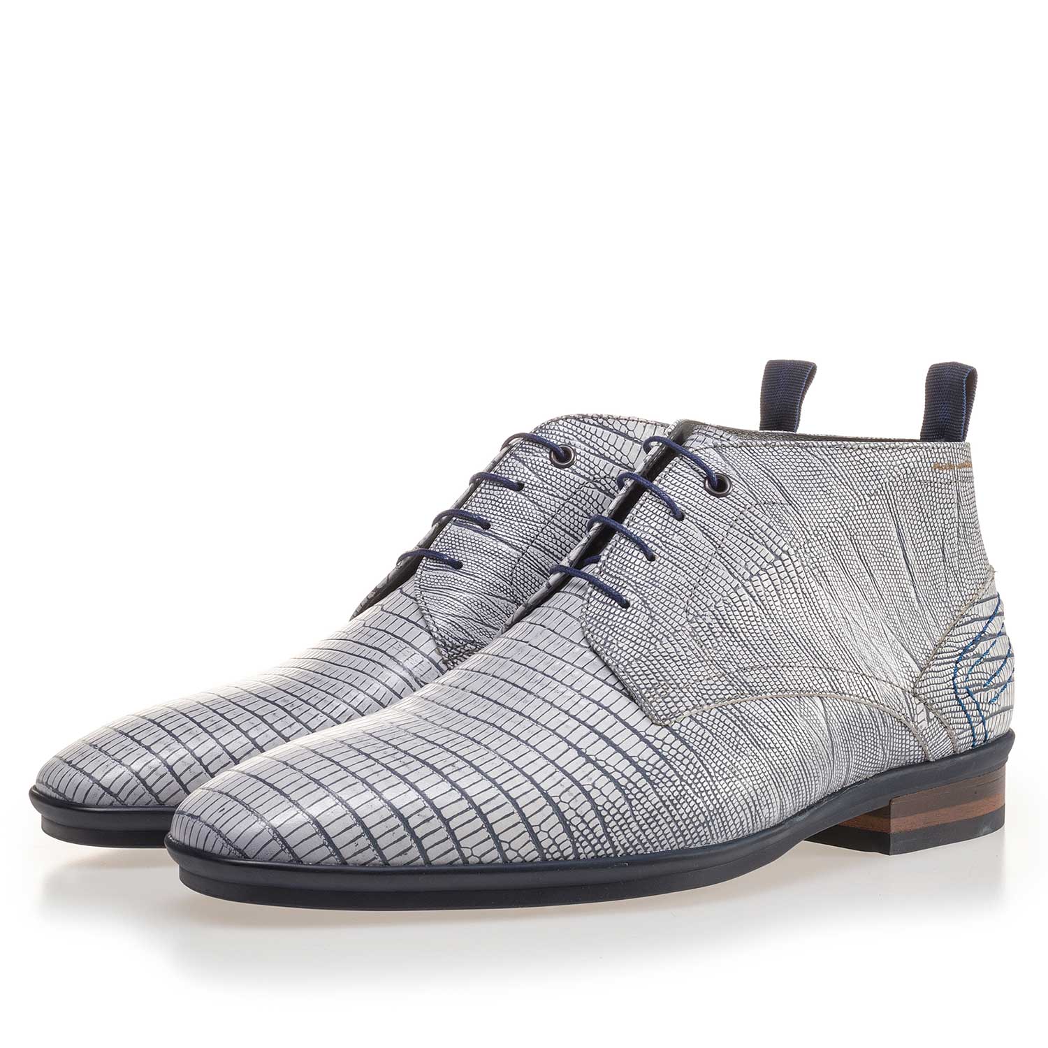 10960/13 - Witte veterboot van leer met lizardprint 10960/13 - Witte veterboot van leer met lizardprint