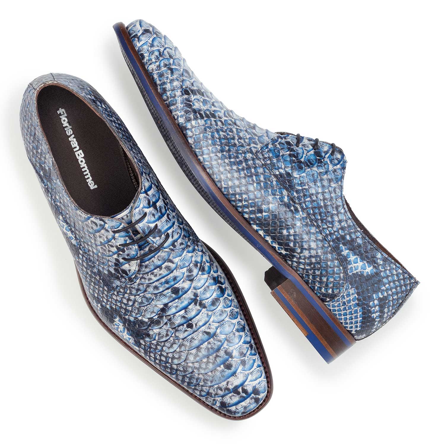 14204/03 - Blauwe veterschoen van leer met snakeprint 14204/03 - Blauwe veterschoen van leer met snakeprint
