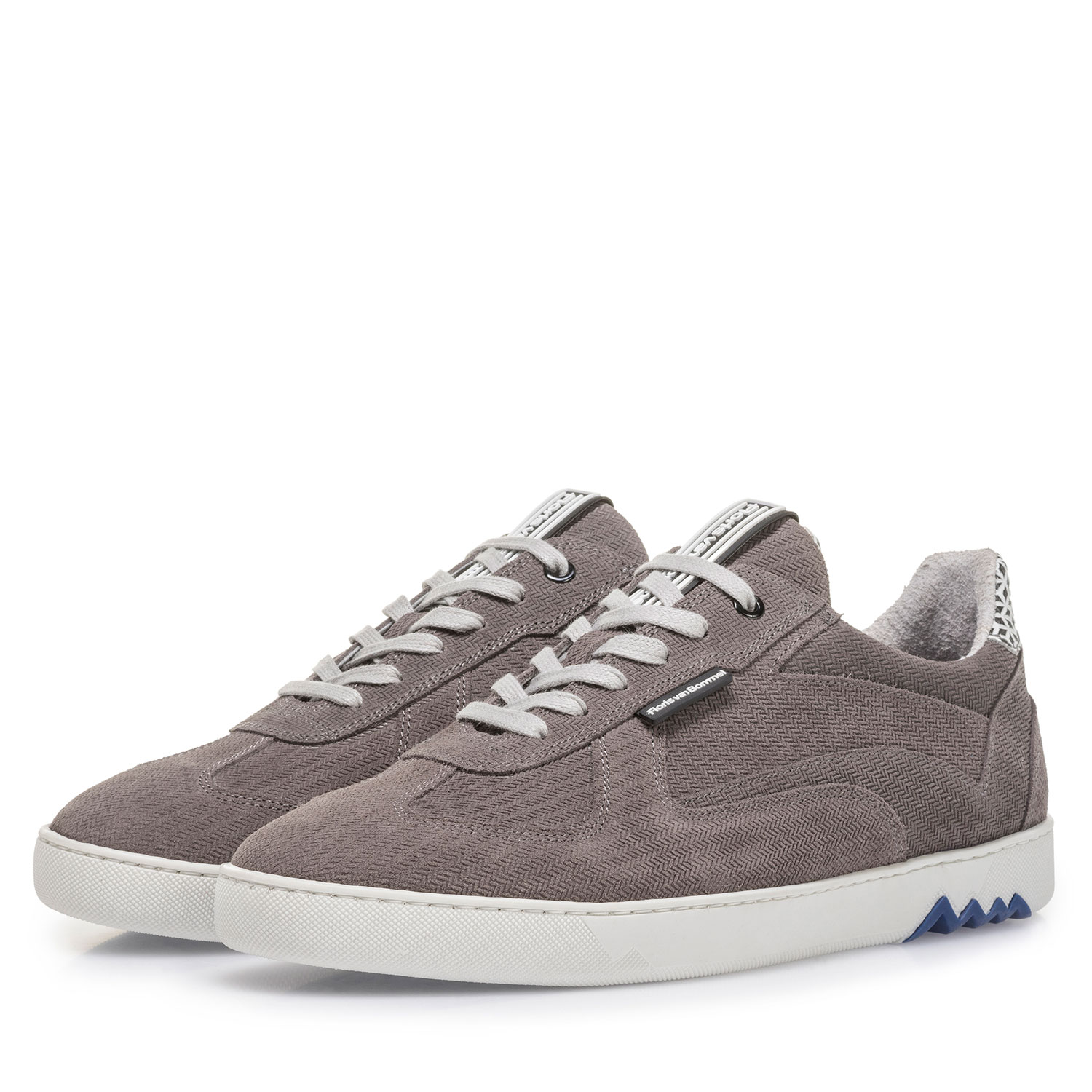 16342/23 - Grijze suède sneaker met print 16342/23 - Grijze suède sneaker met print