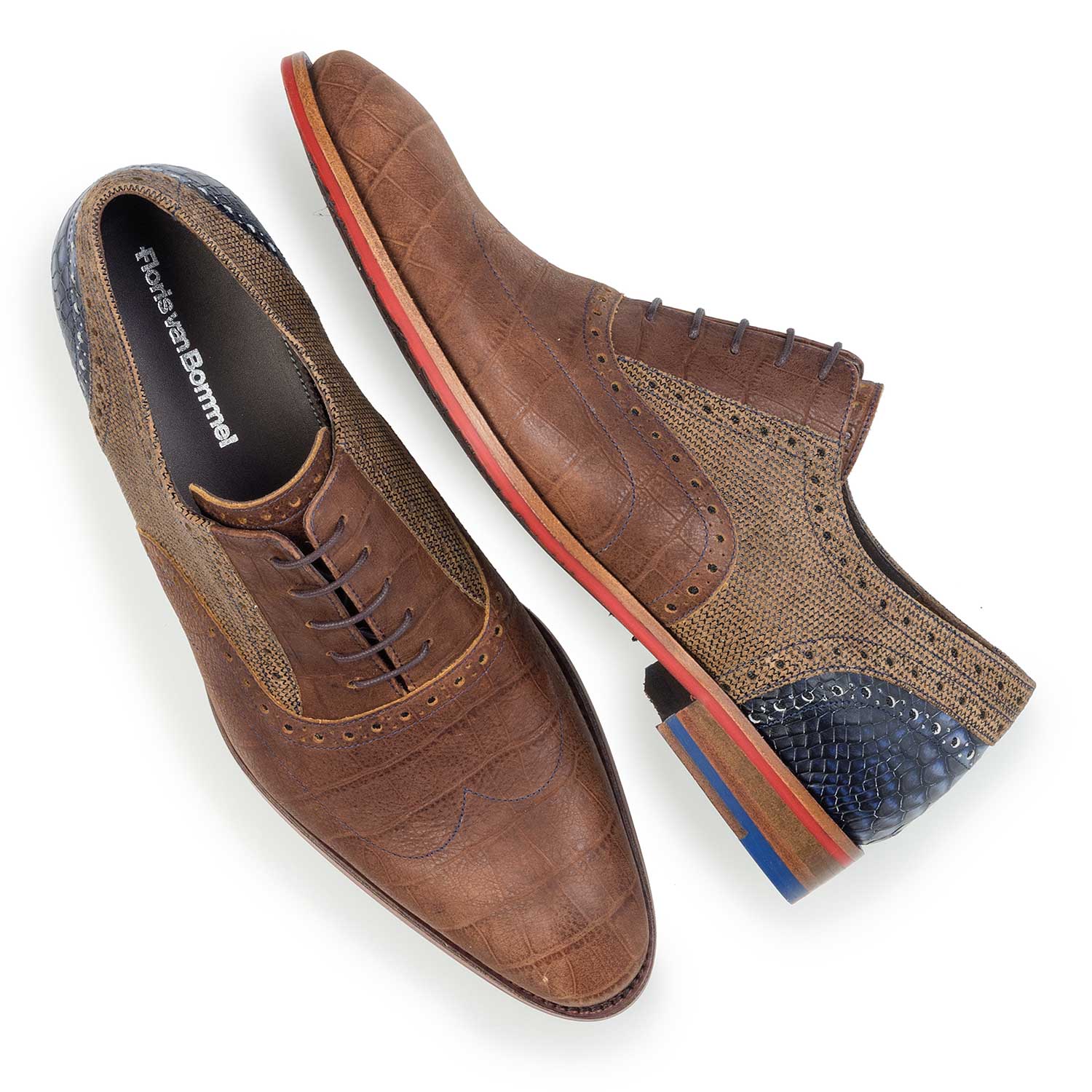 19104/06 - Cognac-coloured leather lace shoe with a croco print 19104/06 - Cognac-coloured leather lace shoe with a croco print