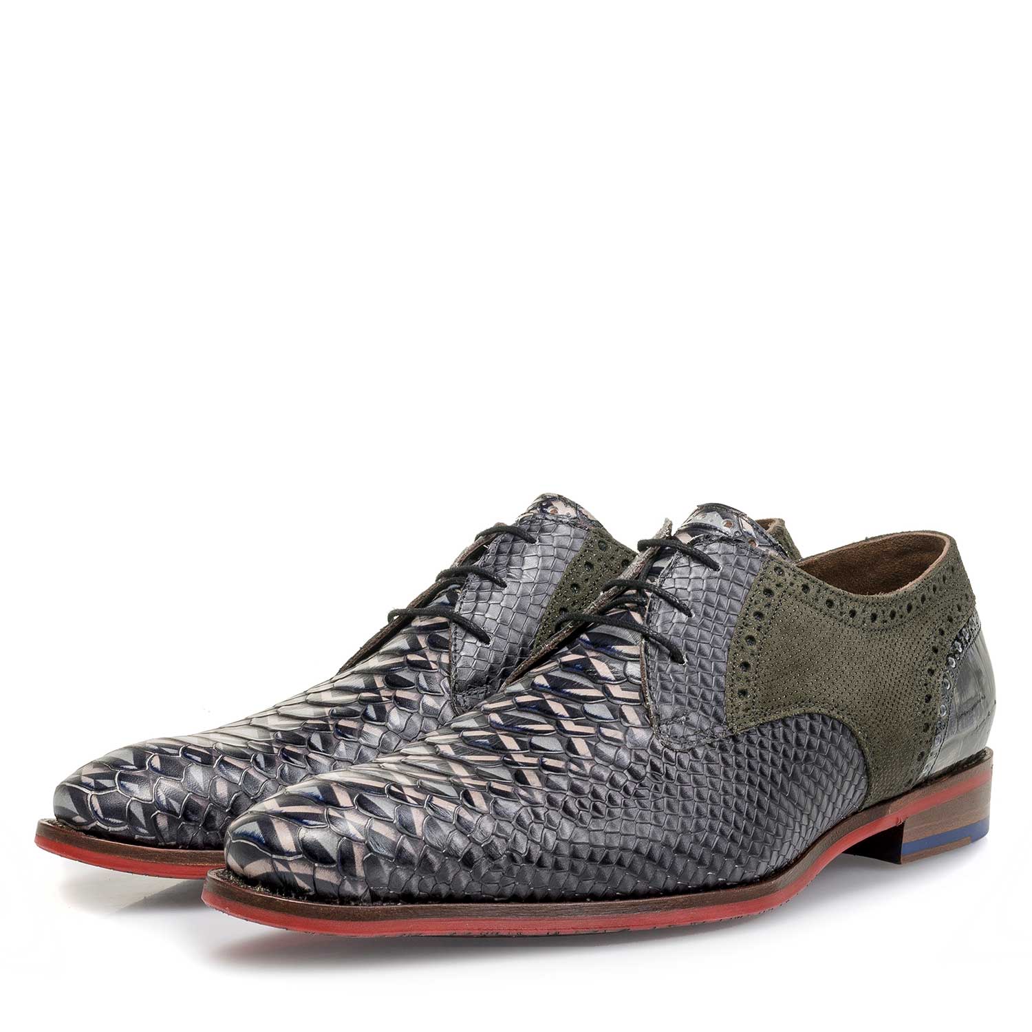 18106/01 - Grijze leren veterschoen met snakeprint 18106/01 - Grijze leren veterschoen met snakeprint