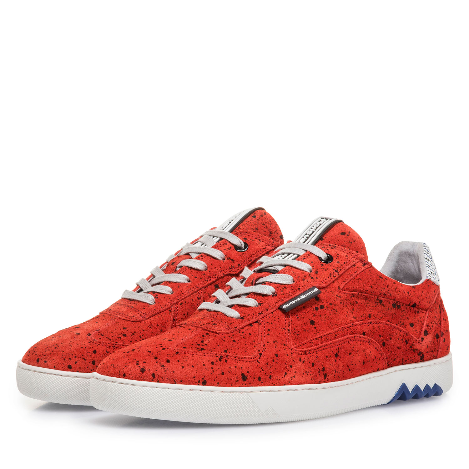 16342/21 - Rode suède sneaker met zwarte print 16342/21 - Rode suède sneaker met zwarte print