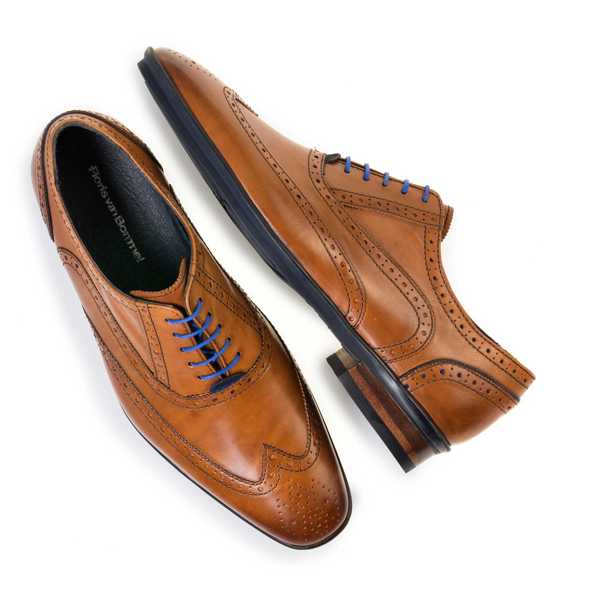 19025/02 - Cognackleurige leren brogue veterschoen 19025/02 - Cognackleurige leren brogue veterschoen