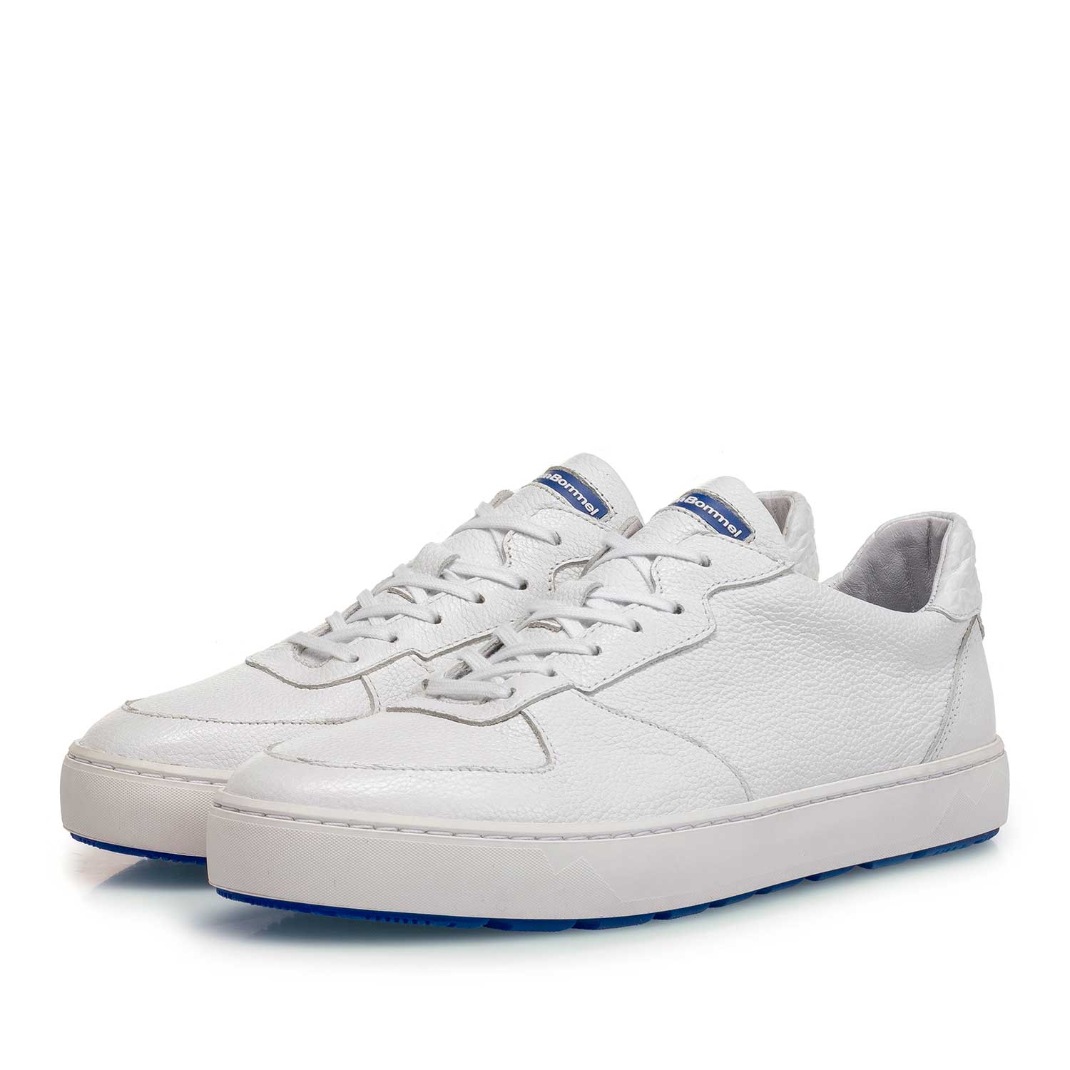 85272/16 - Witte kalfsleren sneaker met lichte structuur 85272/16 - Witte kalfsleren sneaker met lichte structuur