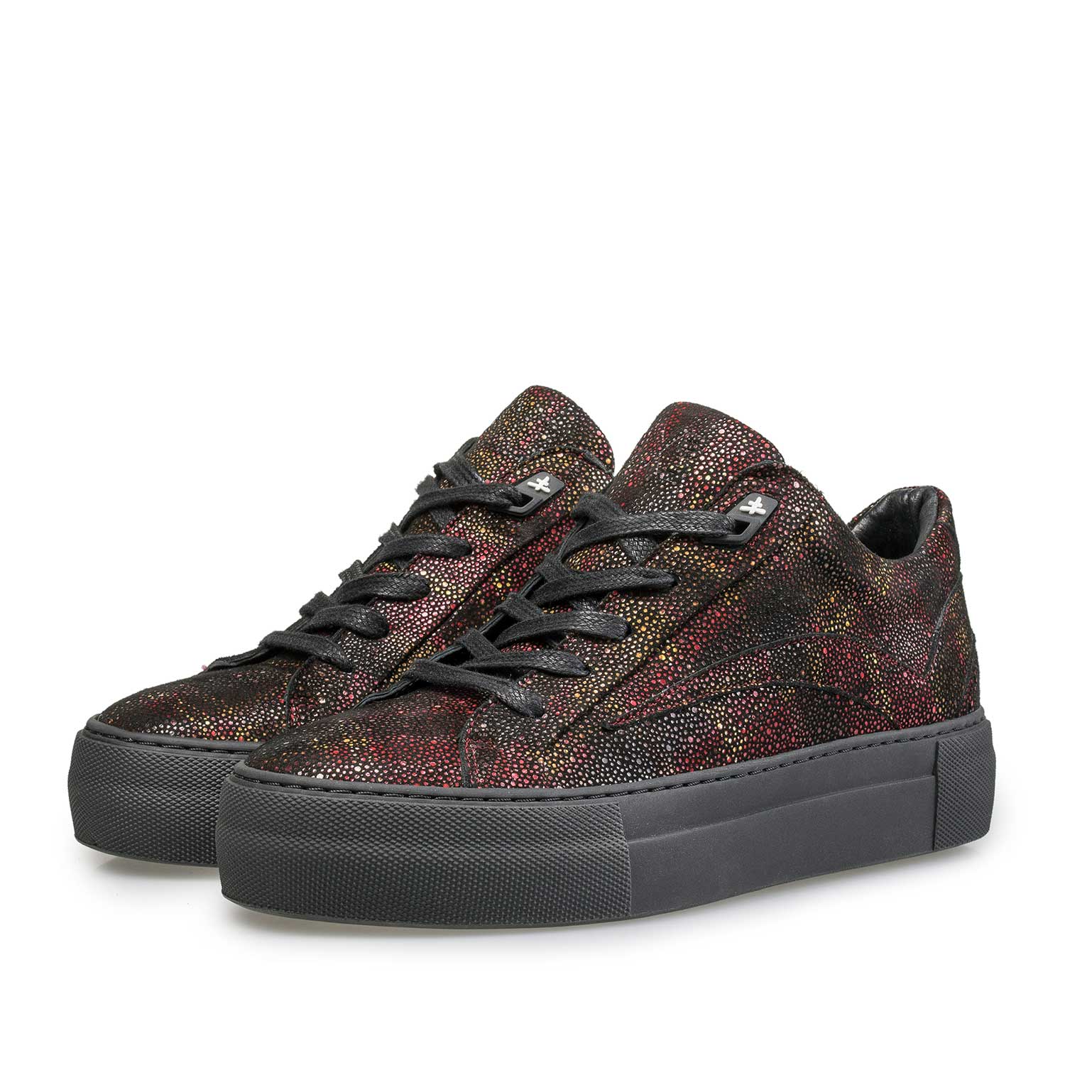 85252/06 - Sneaker van leer met een rode ruitenpatroon 85252/06 - Sneaker van leer met een rode ruitenpatroon