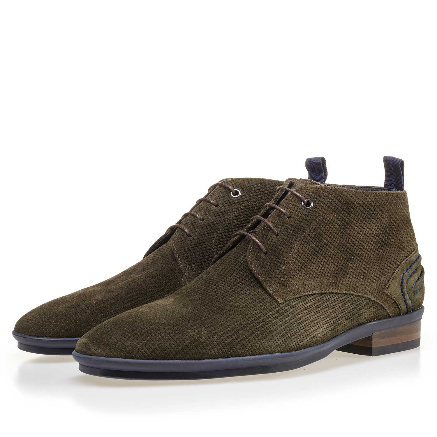 10960/15 - Olijfgroene veterboot van suède met dessin 10960/15 - Olijfgroene veterboot van suède met dessin
