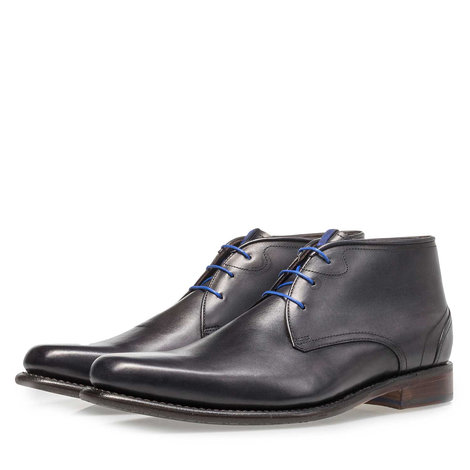 10634/10 - Kalfsleren veterboot antraciet 10634/10 - Kalfsleren veterboot antraciet