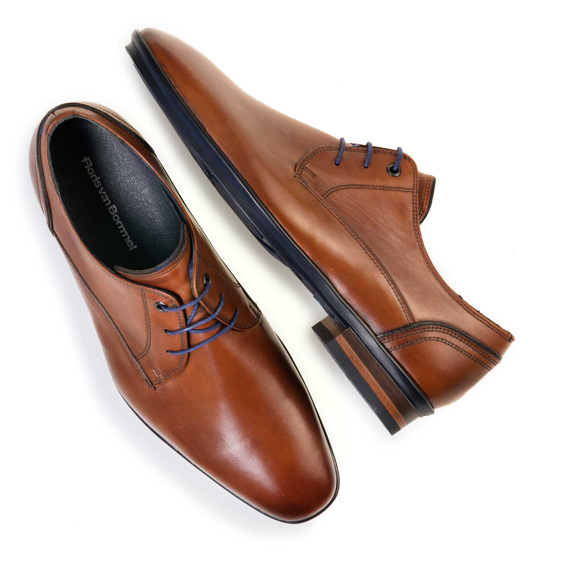 14499/00 - Cognackleurige leren veterschoen 14499/00 - Cognackleurige leren veterschoen
