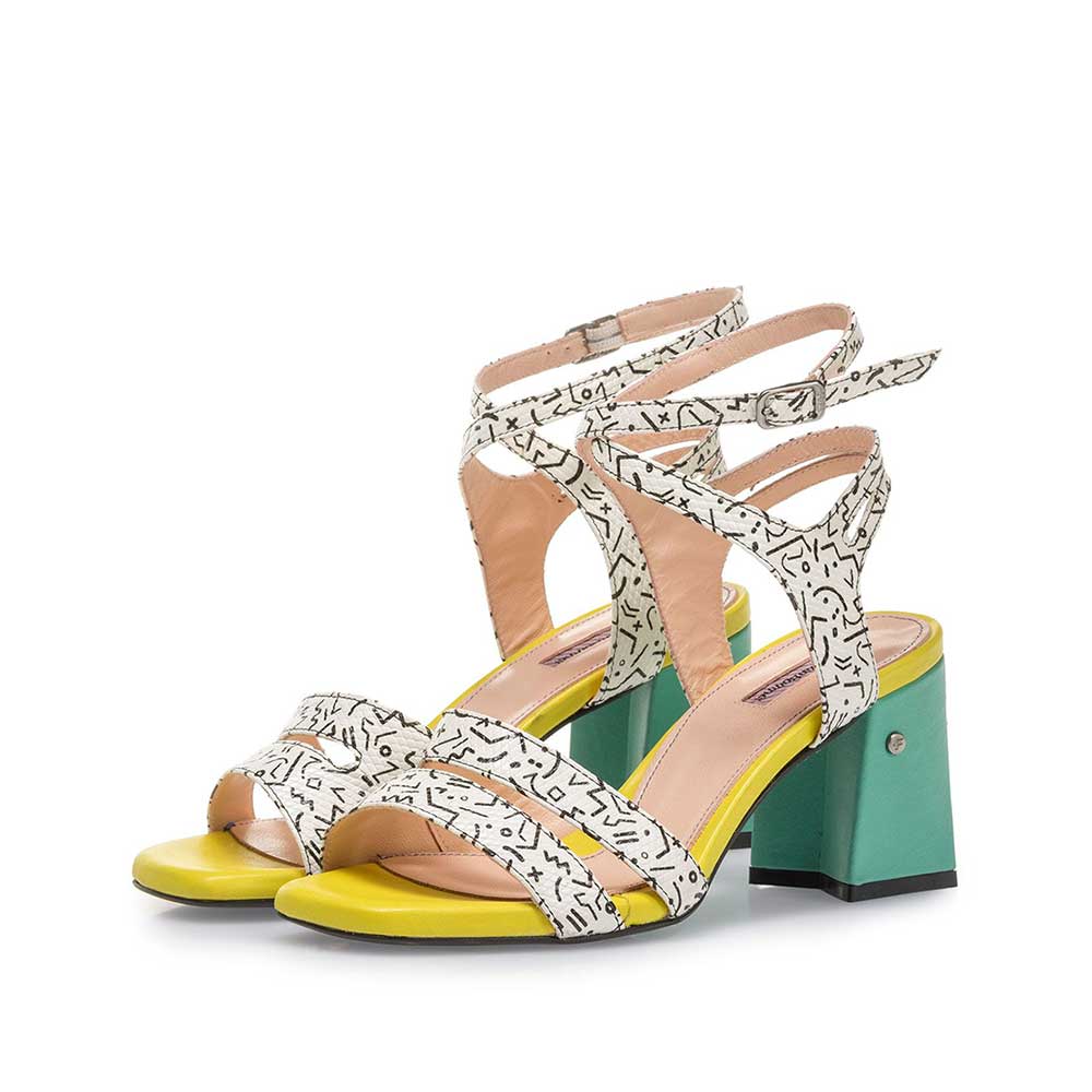 85943/05 - Witte sandalette met zwarte print 85943/05 - Witte sandalette met zwarte print